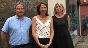 Pla mig de l'alcaldessa de Girona Marta Madrenas, la directora del Bòlit, Carme Sais i el regidor de cultura, Carles Ribas