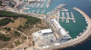 Perspectiva aèria del port de l'Escala
