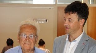 L'hereu legal de Caterina Albert, Lluís Albert Rivas, i l'alcalde de l'Escala, Victor Puga