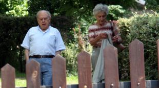 L'expresident Jordi Pujol i la seva dona, Marta Ferrusola, a la sortida de casa seva a Queralbs el 2014