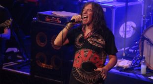 Gerard Quintana durant el concert de Sopa de Cabra a Londres el 2016