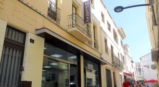 Façana de l'Hotel Planas de Lloret de Mar, on hauria tingut lloc la violació múltiple