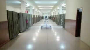 La sala on dormen els policies espanyols expulsats dels hotels