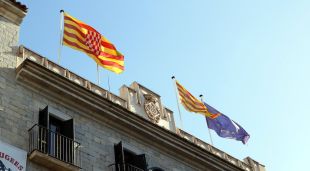 La bandera espanyola ja no oneja a l'Ajuntament de Girona