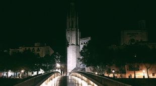 Sant Fèlix amb la Catedral de fons
