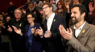 La número dos d'ERC, Marta Rovira, amb Roger Torrent, Carles Mundó i Joan Tardà, a l'acte de la campanya d'ERC a Blanes