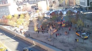 La plaça Constitució acollint una manifestació unionista (arxiu)