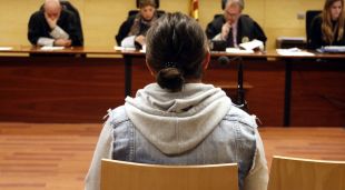 L'home que va clavar una fulla d'afaitar a l'espatlla d'un altre durant la baralla a Lloret de Mar