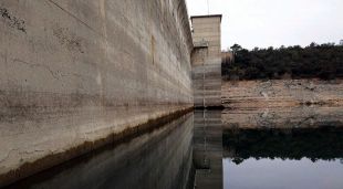 El pantà de Darnius-Boadella amb poca acumulació d'aigua (arxiu)