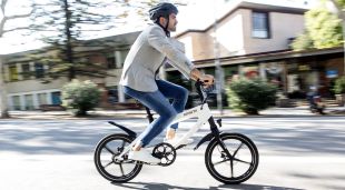 L'empresa gironina Spinta Bikes ha sortit al mercat amb dos models de bicicleta elèctrica urbana