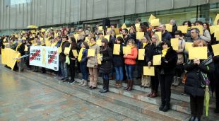 La concentració dels treballadors de la Generalitat a Girona per exigir l'alliberament dels presos