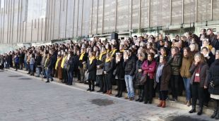 Uns 300 treballadors de la Generalitat a Girona s'han concentrat aquest matí