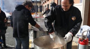 Ranxers elaborant el tradicional àpat