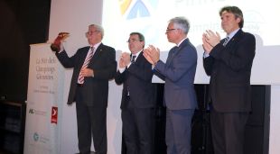 Pla general de l'entrega del premi Jaume Genover a Joaquim Ribas dins 'La nit dels càmpings gironins'