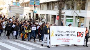 La concentració de treballadors de la Generalitat a Girona quan ha començat la marxa silenciosa