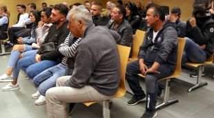 Alguns del acusats del clan Capirote a l'Audiència de Girona (arxiu)