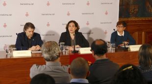 Jordi Munell, Ada Colau i Elisabeth Ortega, aquest matí