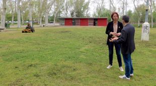L'alcaldessa de Girona, Marta Madrenas, i el regidor de Paisatge i Hàbitat Urbà, Narcís Sastre