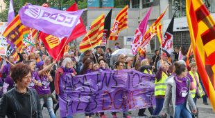 La pancarta que han portat en favor de la igualtat d'homes i dones