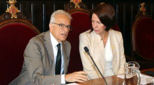 L'alcaldessa de Girona, Marta Madrenas, i el tinent d'alcalde Eduard Berloso, aquest matí