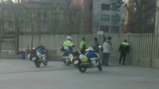 baralla, arma, indigents