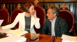 L'alcaldessa de Girona, Marta Madrenas, i el tinent d'alcalde Carles Ribas, el 12 de febrer del 2018