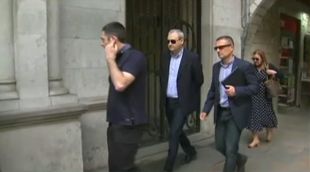 El fiscal anticorrupció arribant a l'Ajuntament de Girona