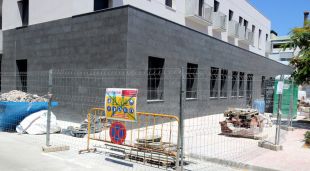 L'edifici en obres a la zona de l'eixample de Palamós on va tenir lloc l'agressió sexual