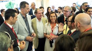 Felip VI participant a la jornada 'Rescatadors de Talent' i conversant amb els joves aquest matí
