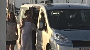 La nuvia, Christiana Wyly (Musk) arribant al Club Nàutic de l'Escala
