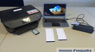 El materia que emprava per a duplicar les targetes