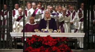 El bisbe de Girona, Francesc Pardo, durant la missa exequial del 29 de desembre del 2016