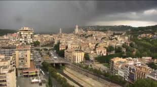 La tempesta arribant ahir a Girona