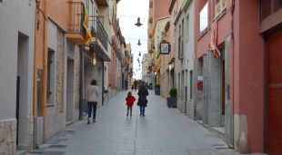 El carrer Barraquetes, un dels eixos comercials del municipi