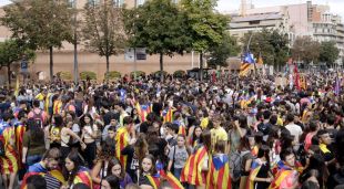 Uns 1.500 estudiants, segons la Policia Municipal de Girona, han participat a la manifestació de l'1-O