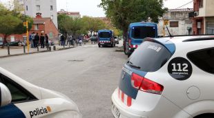 El desplegament policial al barri del Culubret de Figueres arran del tiroteig