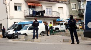 Diversos efectius dels Mossos durant el dispositiu al Culubret de Figueres aquest matí