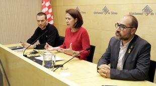 L'alcaldessa de Girona, Marta Madrenas, l'alcalde de Sarrià de Ter, Narcís Fajula, i el tinent d'alcalde de Salt, Àlex Barceló