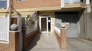 El portal de l'edifici 38 de l'avinguda de l'Estació 38 de Blanes