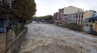 El Daró al seu pas per La Bisbal d'Empordà
