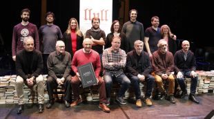 Els cantants, directors i responsables del projecte 'Llull' a l'Auditori de Girona