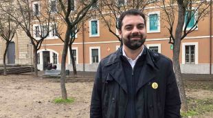 Quim Ayats davant l'Institut Narcís Xifra