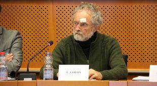 El fundador de La Fageda, Cristóbal Colón, durant la seva intervenció al col·loqui sobre economia social al Parlament Europeu