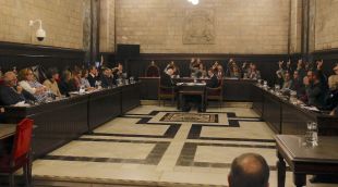Moment en que han votat la revocació a la monarquia i al rei