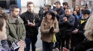 Concentració de suport a l'activista citat a declarar pels Mossos a Girona, aquest matí
