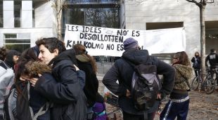 La protesta en contra del desallotjament del centre ocupa de Kan Kolmo de Girona