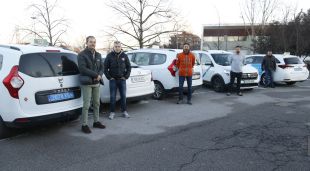 Alguns dels taxistes gironins que han decidit fer una marxa lenta fins a Barcelona