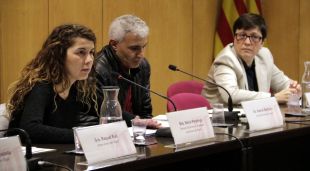 Responsables dels serveis socials del Ripollès i un representant d'una associació islàmica durant la comissió d'investigació