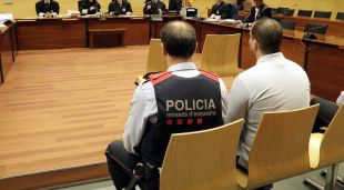 D'esquenes, el camioner que va clavar un cop de puny a una anciana de Girona per robar-li