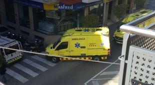 El SEM atenent a la víctima atropellada a Blanes